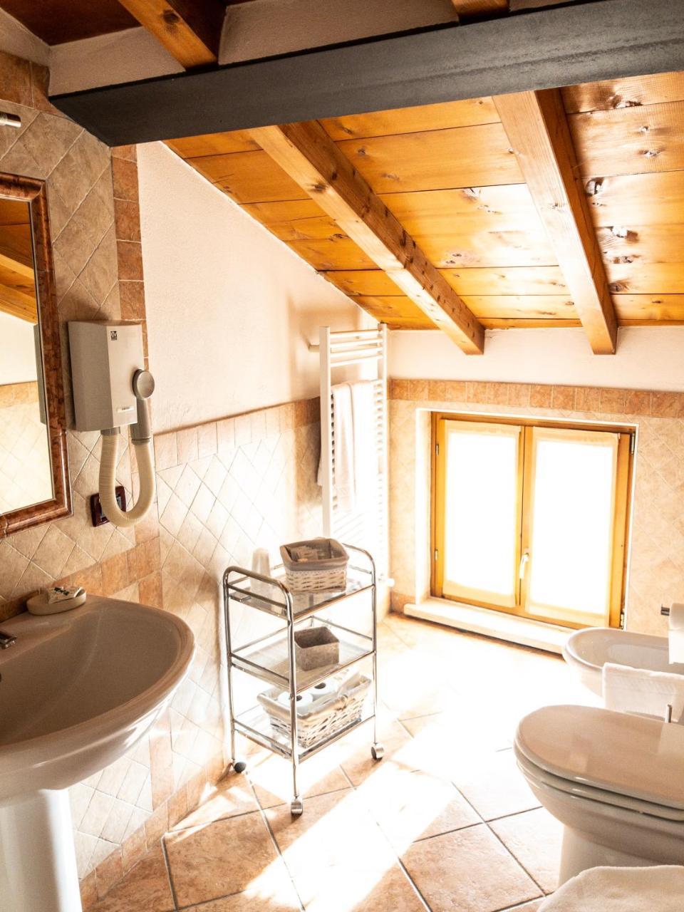 Le Finestre Su Borghetto Hotel Valeggio sul Mincio Exterior photo